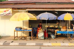 Euy Phout khai khong kin souk