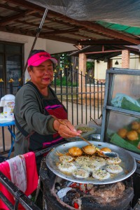 ເຂົ້າໜົມຄົກແມ່ດອກໄມ້