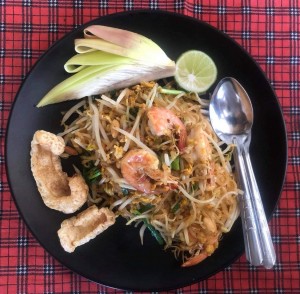 Harn Phad Thai Kharng Wat