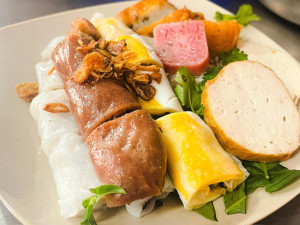 Bánh Cuốn Nóng DĨNH RÂU